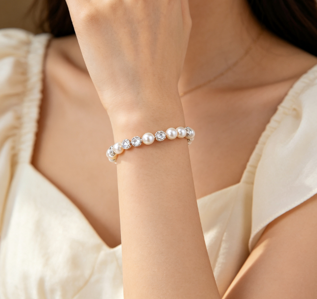 Faux Pearl Beaded Stretch Bracelet, Silver Chips Elastic Stackable Bracelet, Soft Adjustable Wrist Jewelry for Ladies Wedding Party